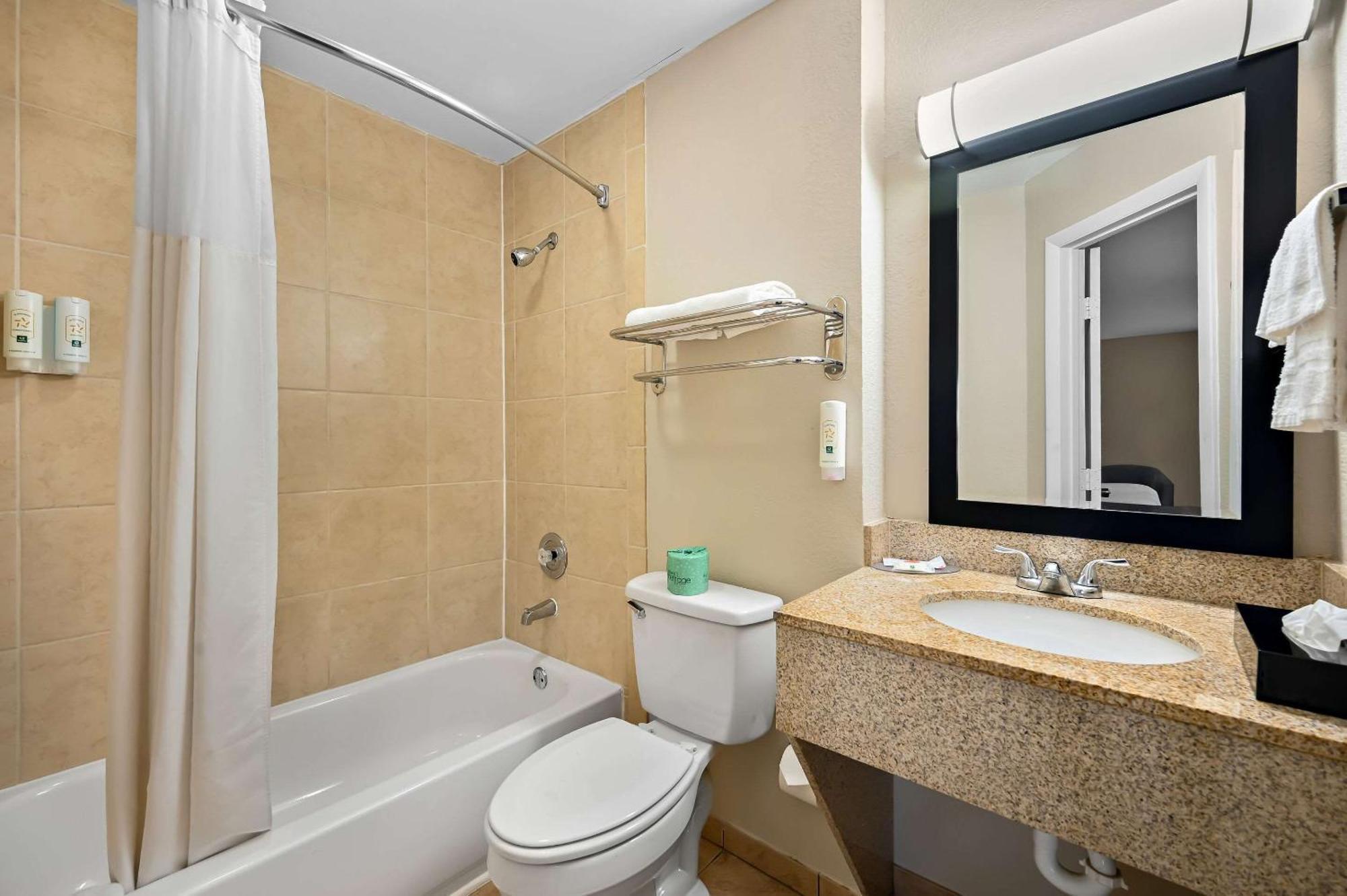 ทราเวลลอดจ์ ฟอร์ต ไมเยอร์ส Hotel ฟอร์ตไมเยอร์ ภายนอก รูปภาพ