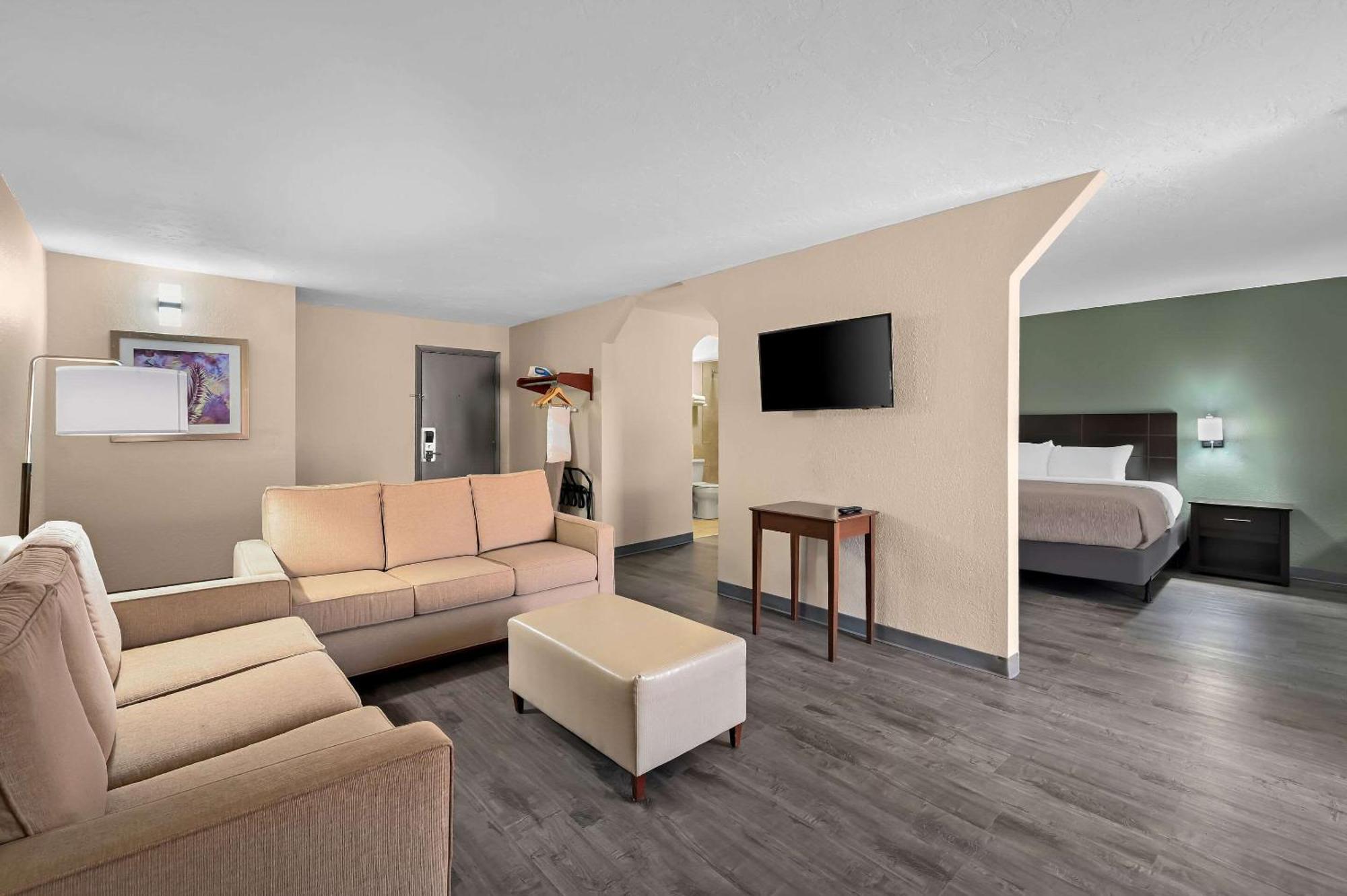 ทราเวลลอดจ์ ฟอร์ต ไมเยอร์ส Hotel ฟอร์ตไมเยอร์ ภายนอก รูปภาพ