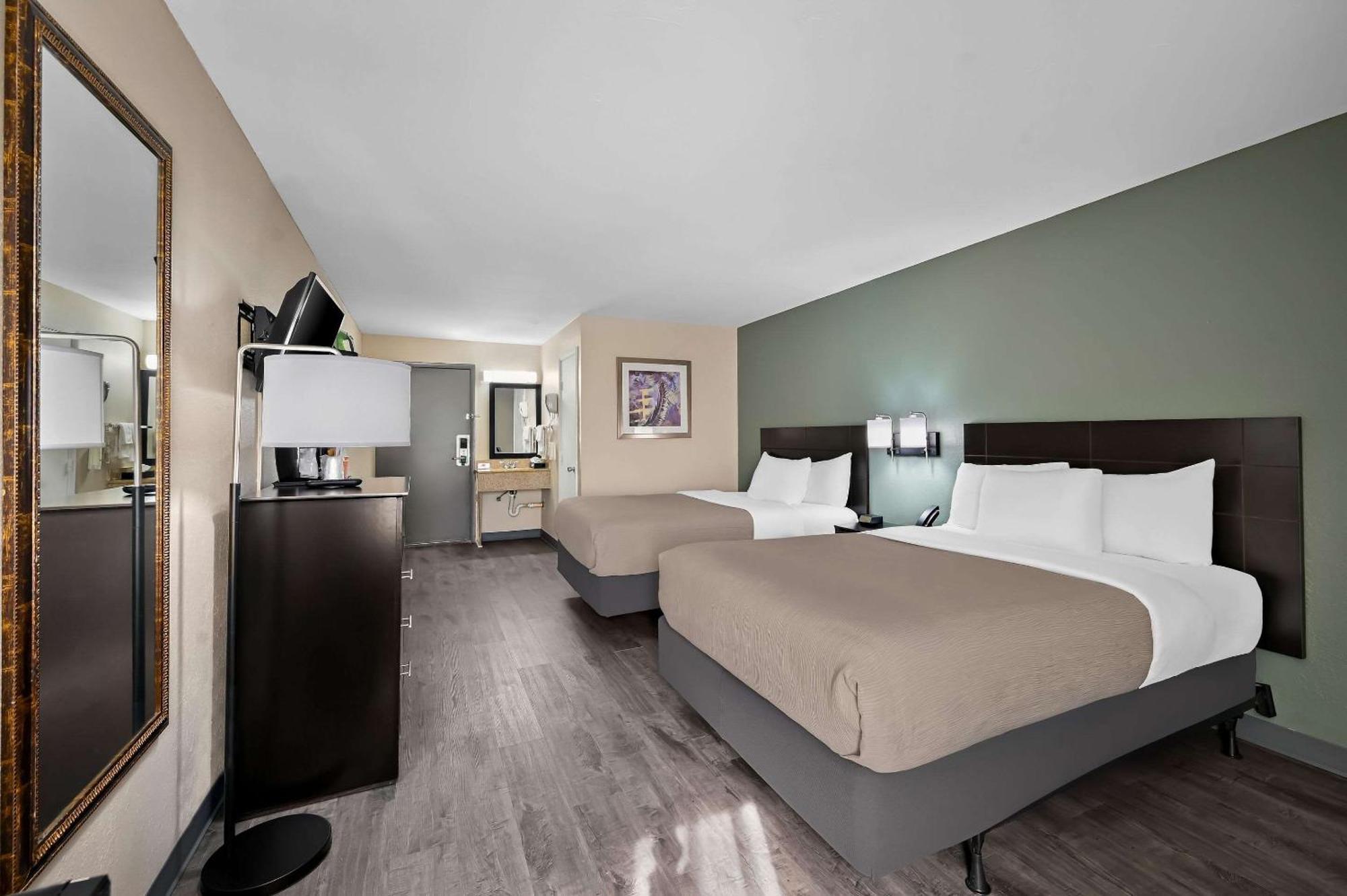 ทราเวลลอดจ์ ฟอร์ต ไมเยอร์ส Hotel ฟอร์ตไมเยอร์ ภายนอก รูปภาพ