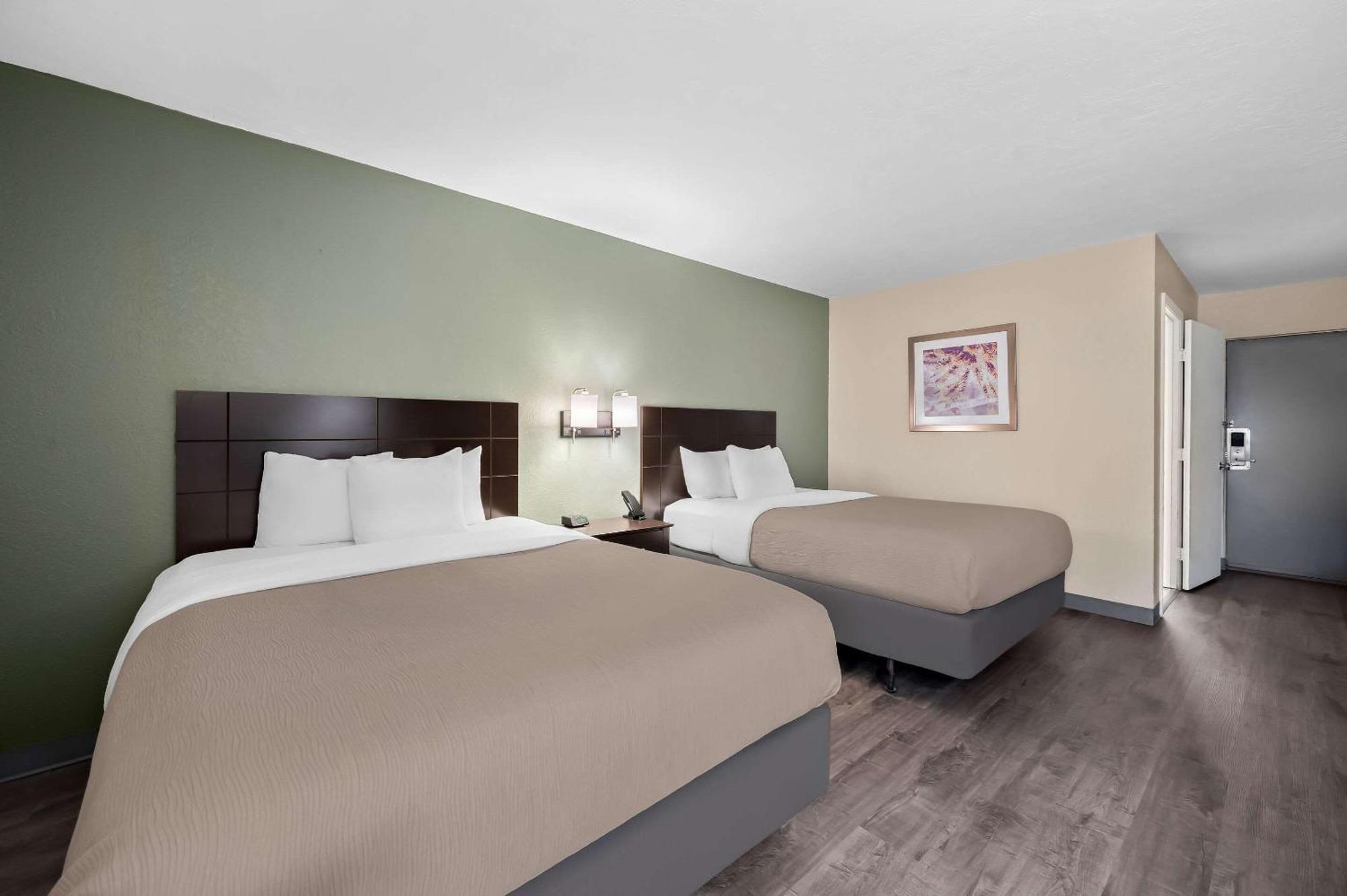 ทราเวลลอดจ์ ฟอร์ต ไมเยอร์ส Hotel ฟอร์ตไมเยอร์ ภายนอก รูปภาพ