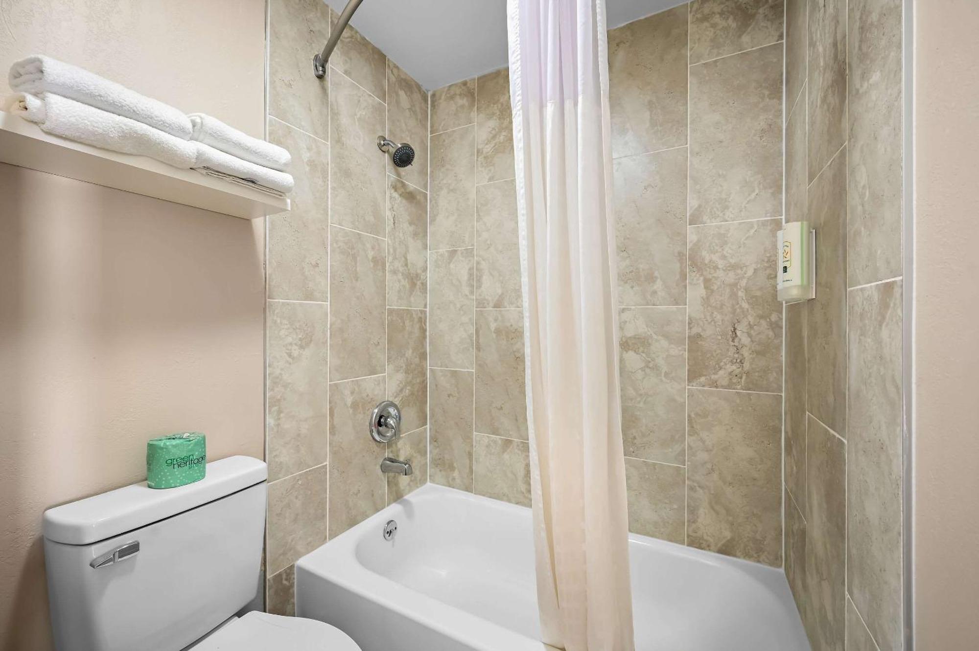 ทราเวลลอดจ์ ฟอร์ต ไมเยอร์ส Hotel ฟอร์ตไมเยอร์ ภายนอก รูปภาพ